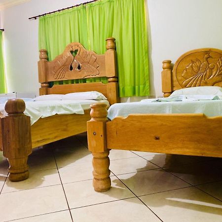Hotel Universitario Goiatuba Екстериор снимка